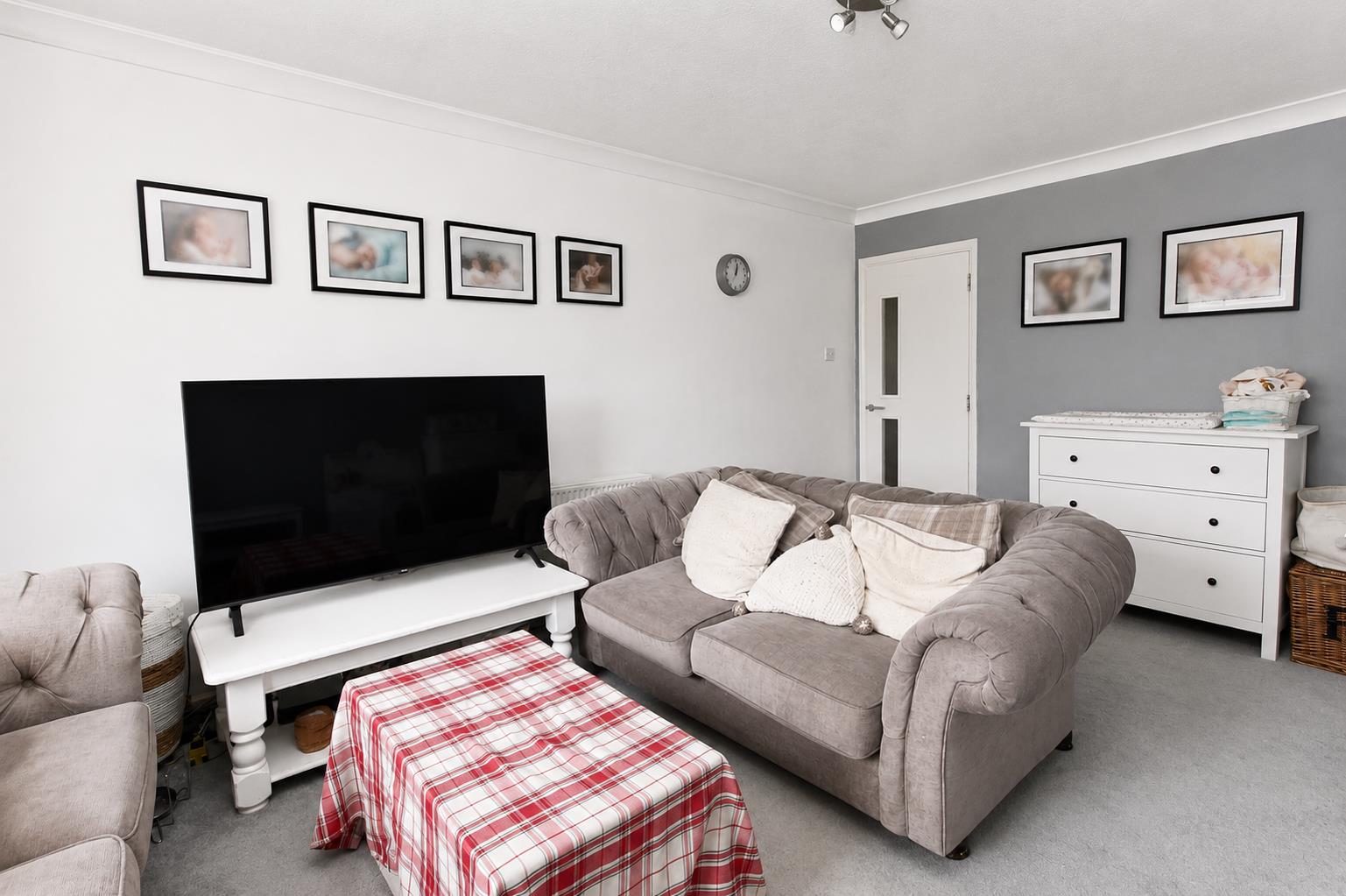 1 bed property in 10 Harcourt Avenue, Wallington